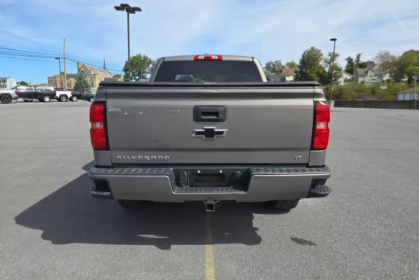 2017 Chevrolet Silverado 1500 LT photo 1