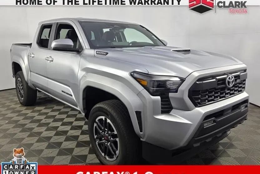 2024 Toyota Tacoma TRD Sport photo 1