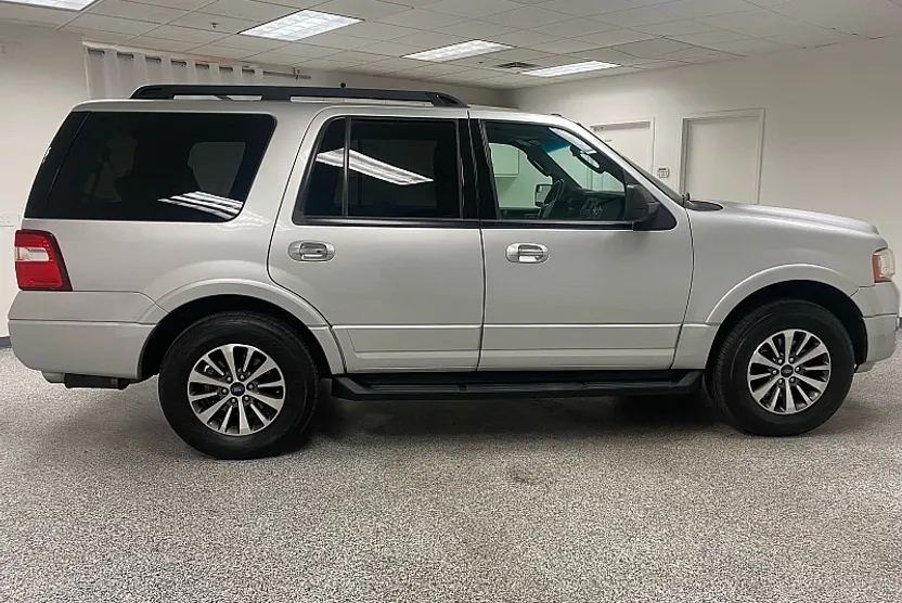 2017 Ford Expedition XLT King Ranch photo 1