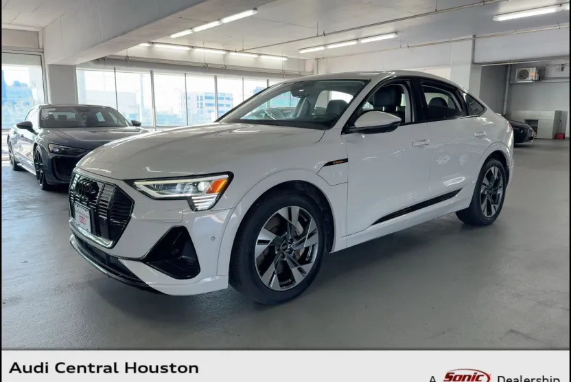 2022 Audi e-tron Sportback S line Premium photo 1