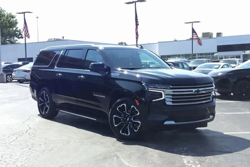 2023 Chevrolet Suburban High Country photo 1