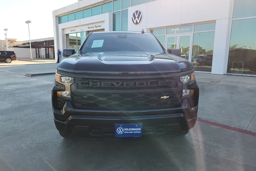 2022 Chevrolet Silverado 1500 Custom photo 1