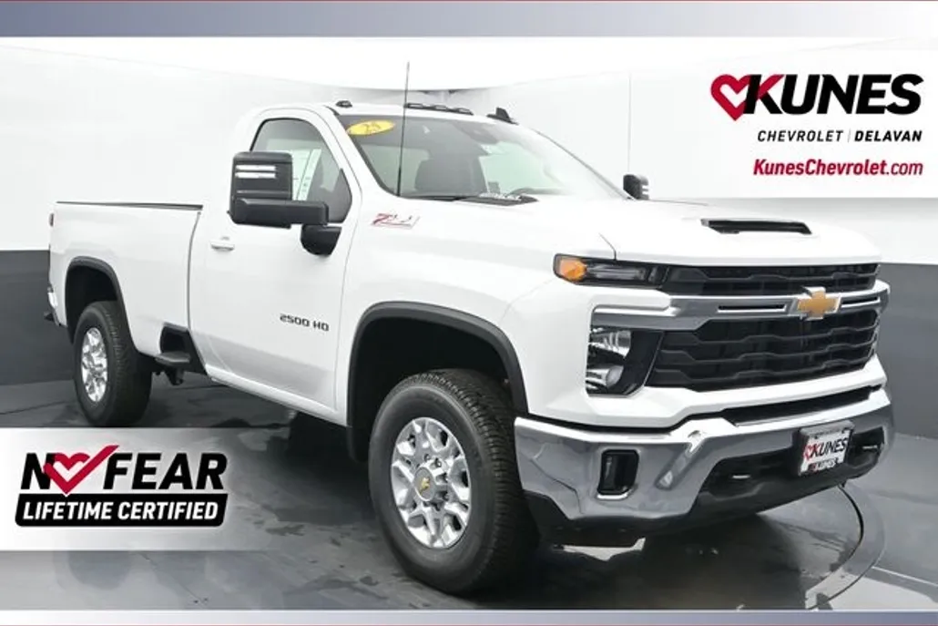 2025 Chevrolet Silverado 2500HD LT photo 1