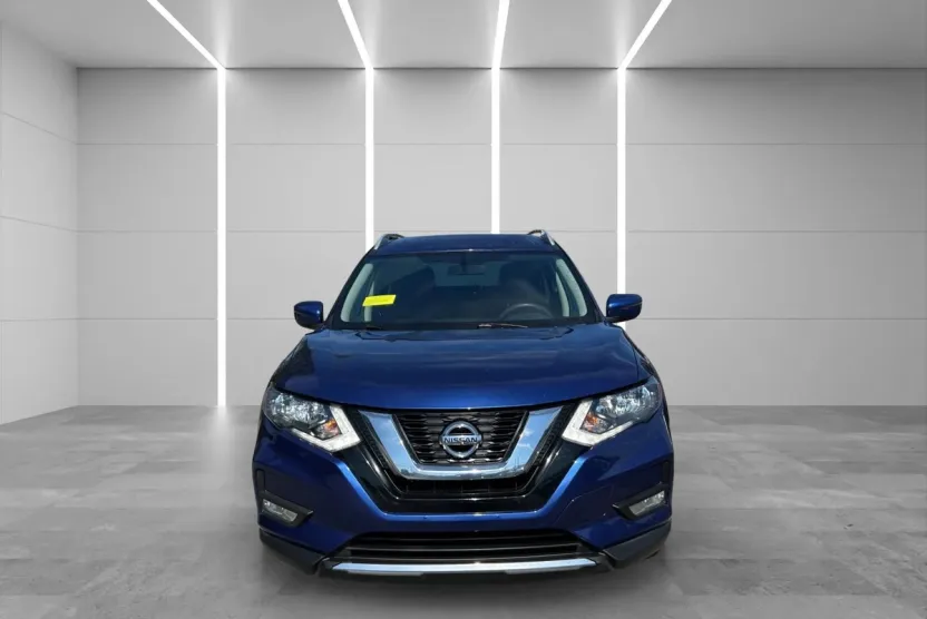 2017 Nissan Rogue SV photo 1