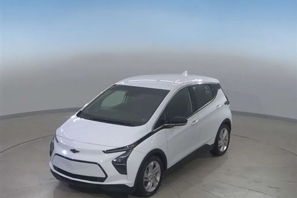 2023 Chevrolet Bolt EV 1LT photo 1