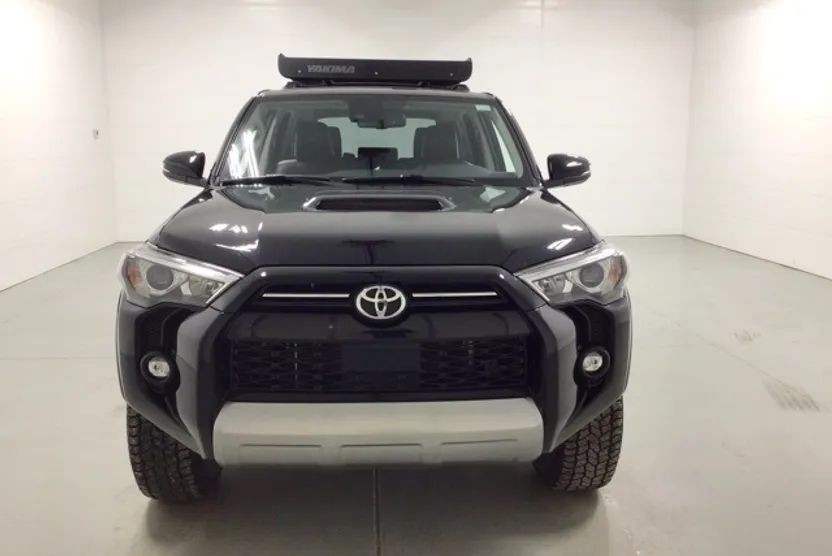 2023 Toyota 4Runner TRD Off-Road Premium photo 1