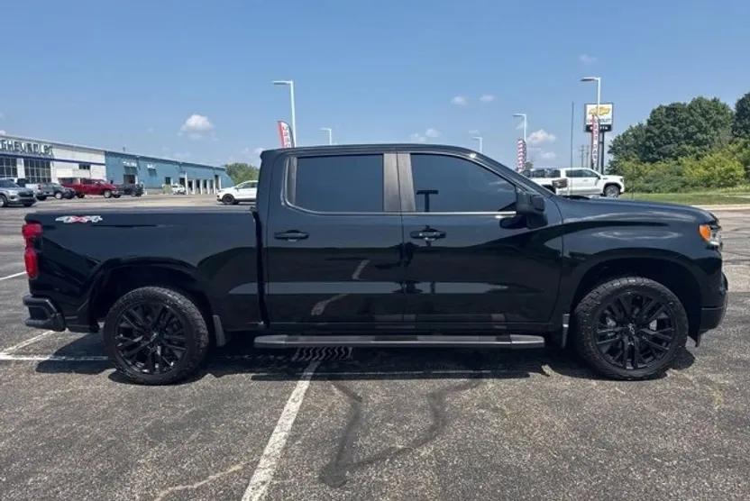 2024 Chevrolet Silverado 1500 RST photo 1