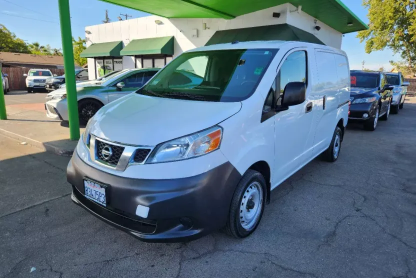 2020 Nissan NV200 S photo 1