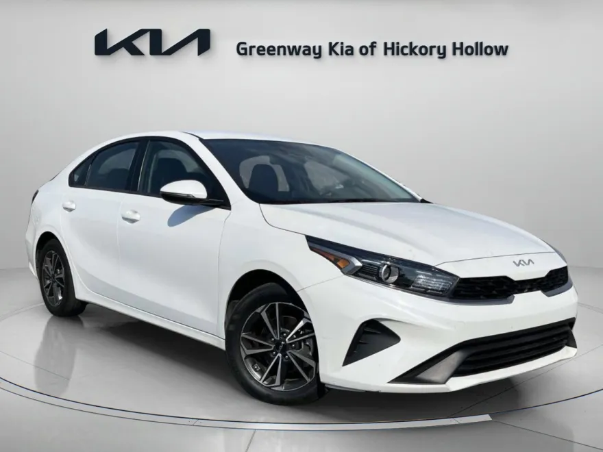2024 Kia Forte LXS photo 1
