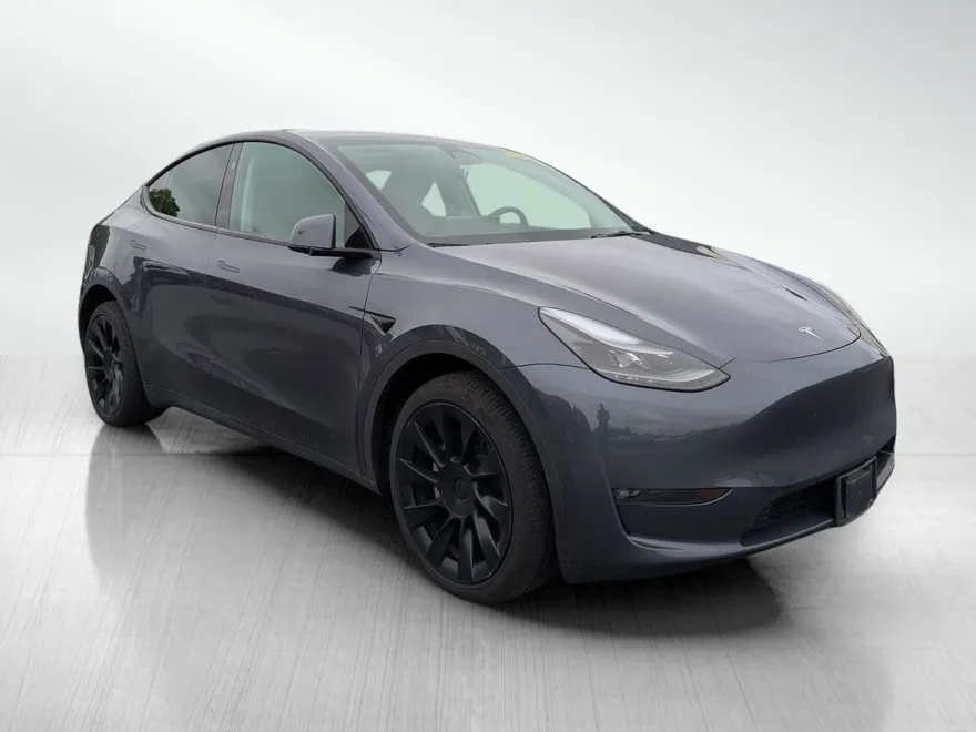 2023 Tesla Model Y Long Range photo 1