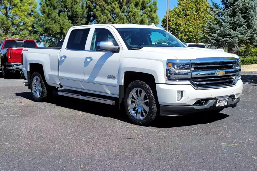 2017 Chevrolet Silverado 1500 High Country photo 1