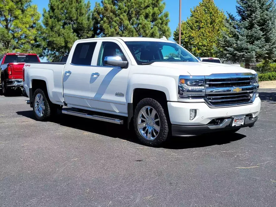 2017 Chevrolet Silverado 1500 High Country photo 1