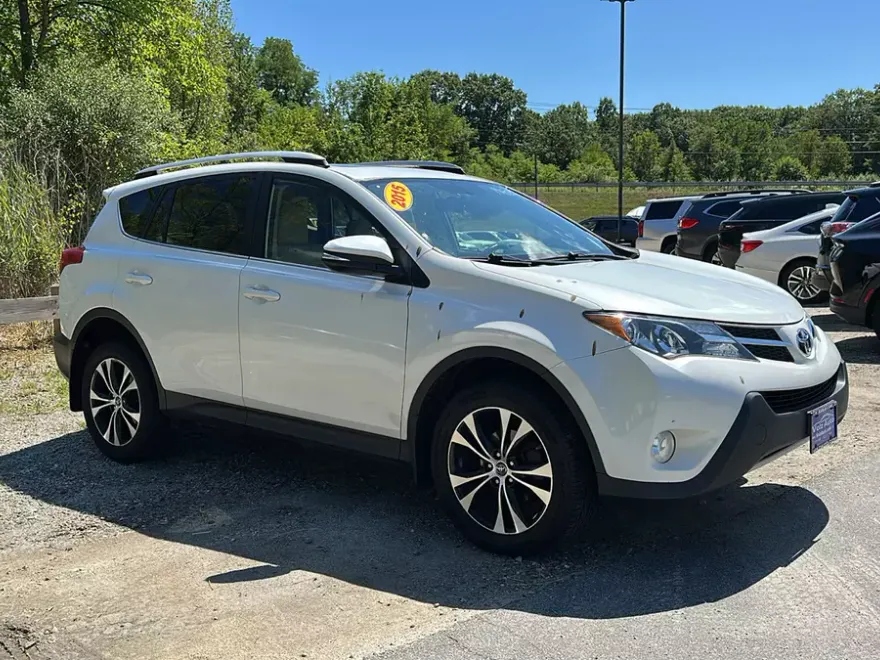 2015 Toyota RAV4 Limited photo 1