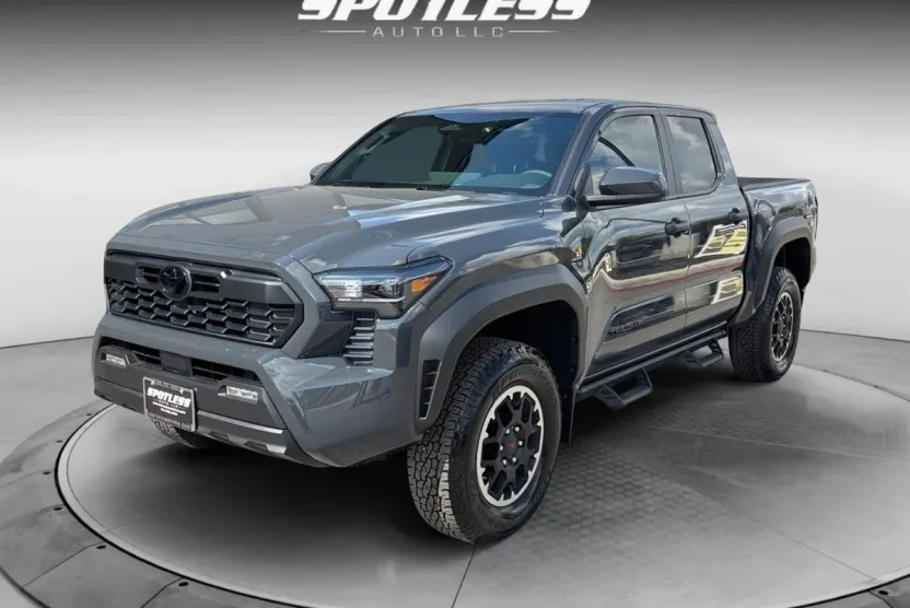 2024 Toyota Tacoma TRD Double Cab V6 4x4 photo 1