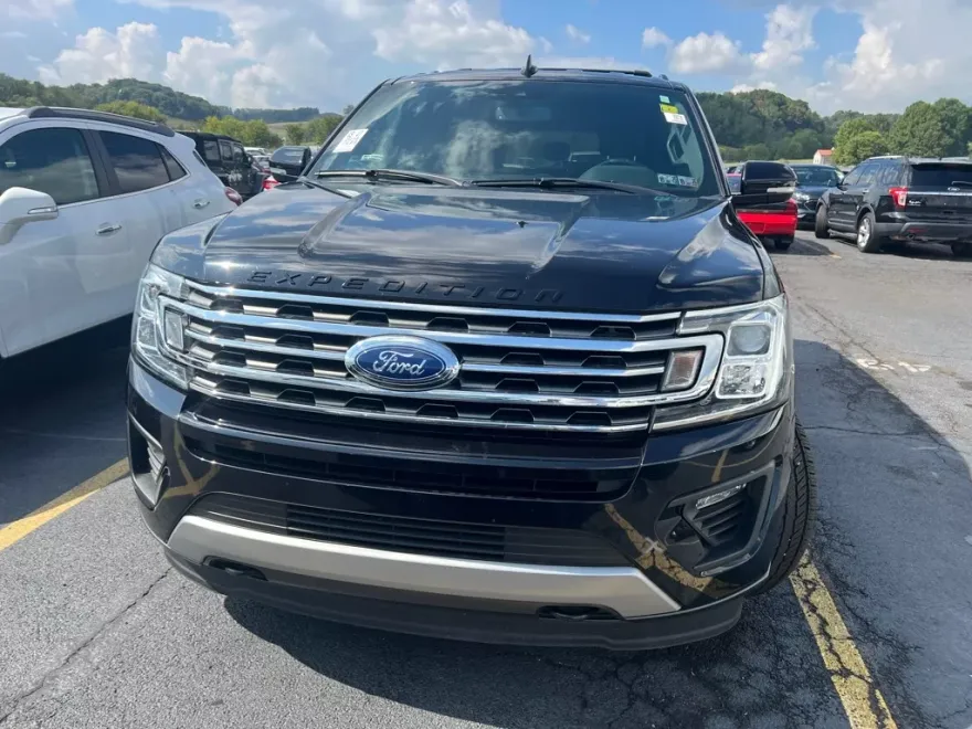 2019 Ford Expedition XLT photo 1