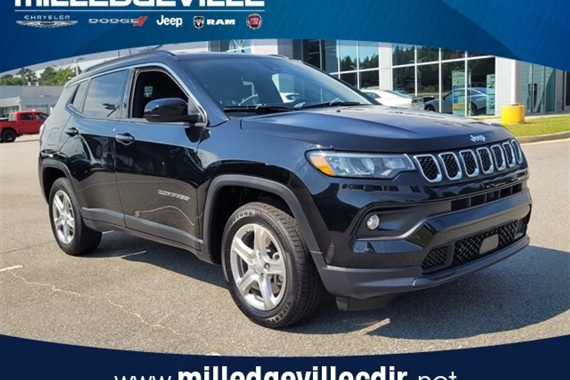 2024 Jeep Compass Latitude photo 1