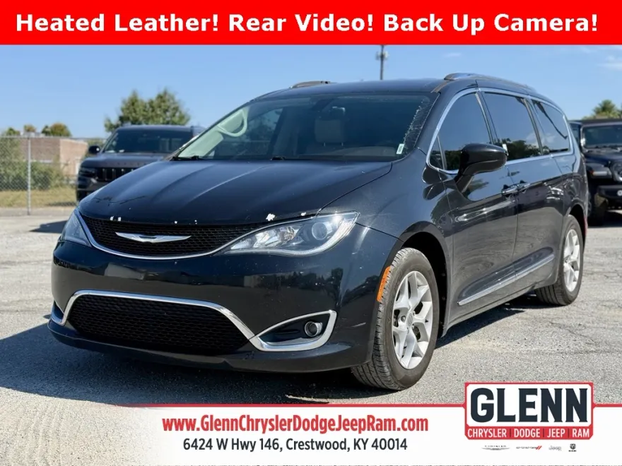 2017 Chrysler Pacifica Touring Plus photo 1