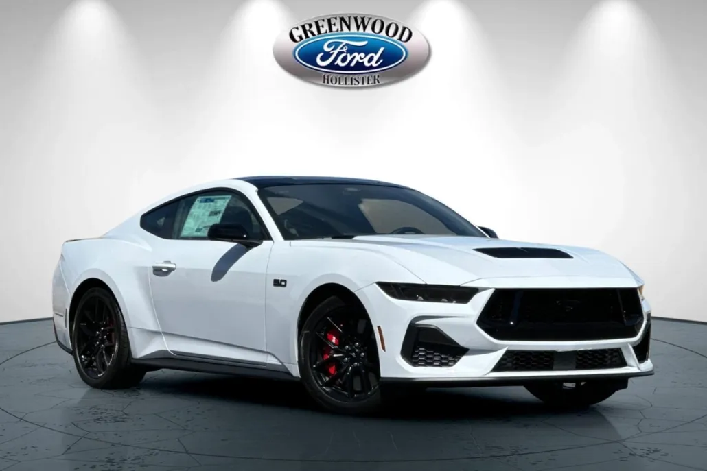 2025 Ford Mustang GT photo 1