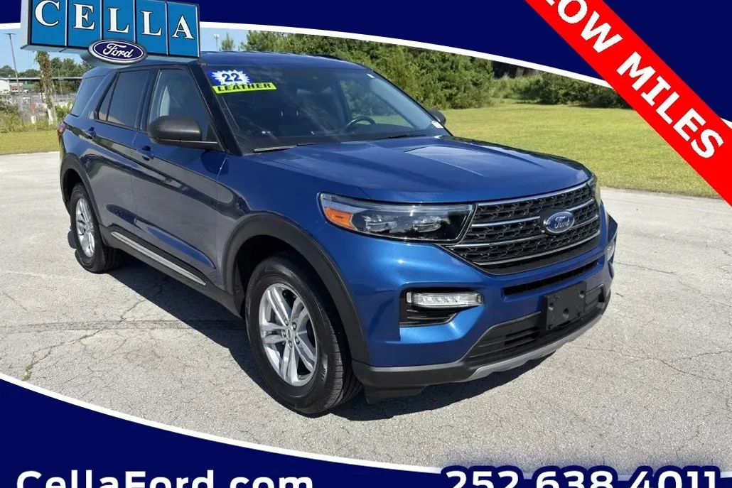 2022 Ford Explorer XLT photo 1