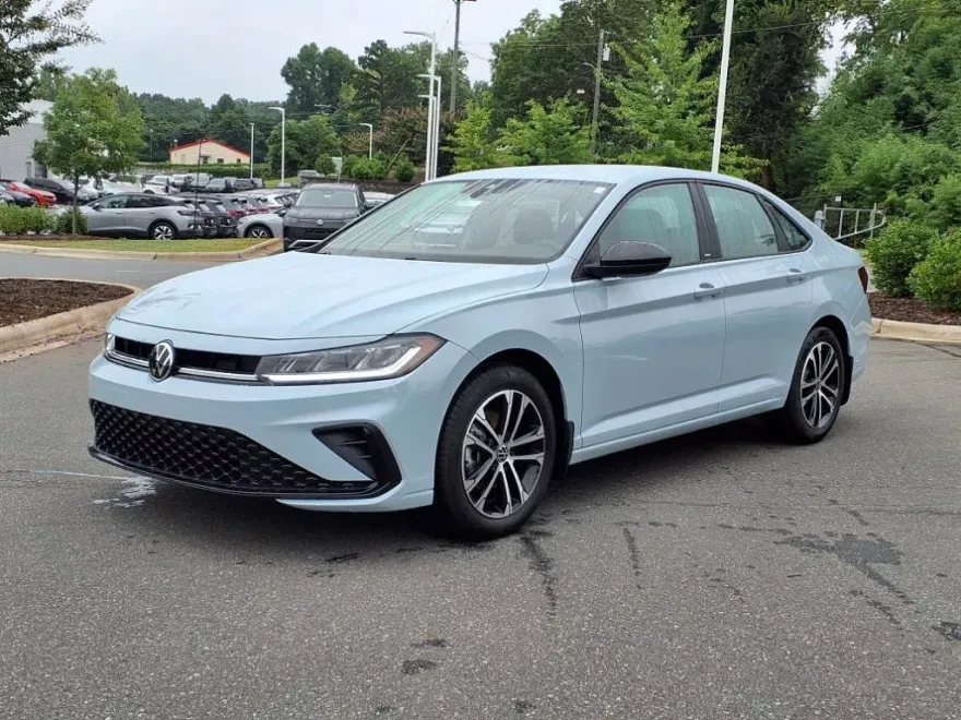2025 Volkswagen Jetta Sport photo 1