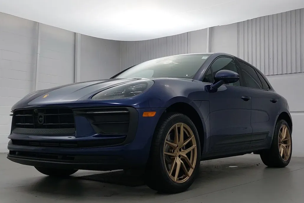 2026 Porsche Macan T photo 1