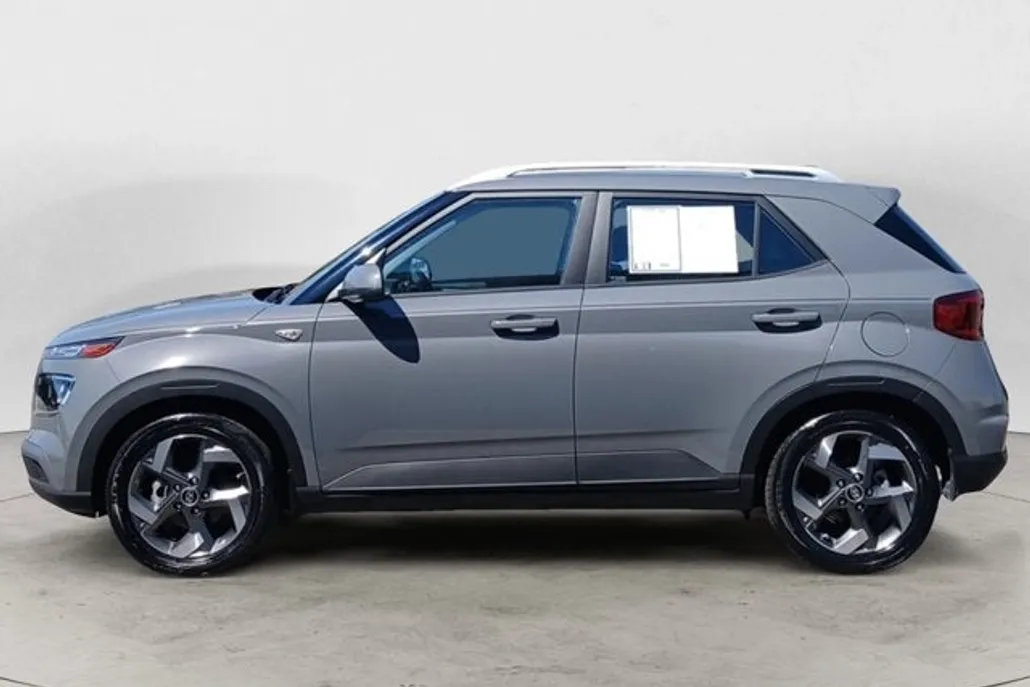 2022 Hyundai Venue SEL Limited photo 1