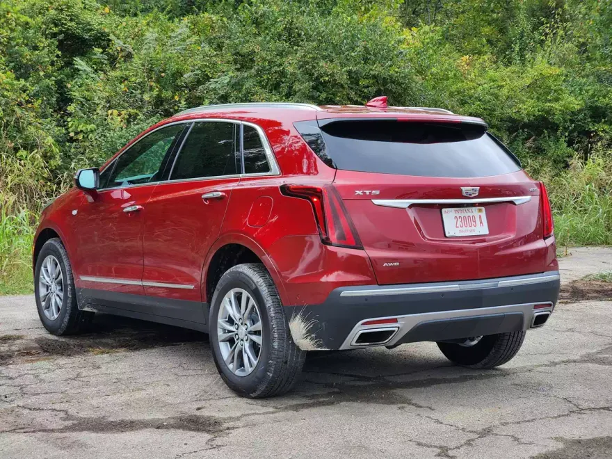 2021 Cadillac XT5 Premium Luxury photo 1