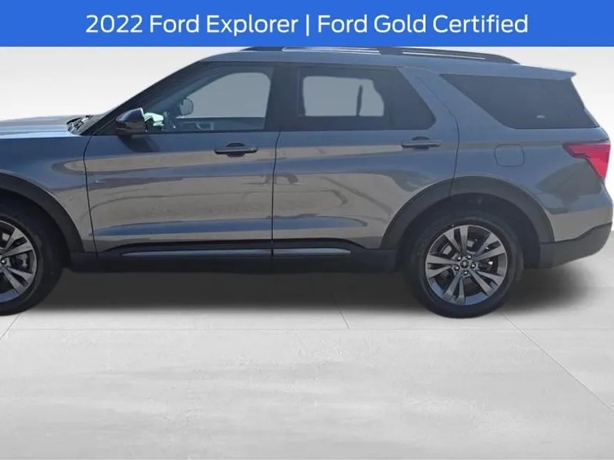 2022 Ford Explorer XLT photo 1