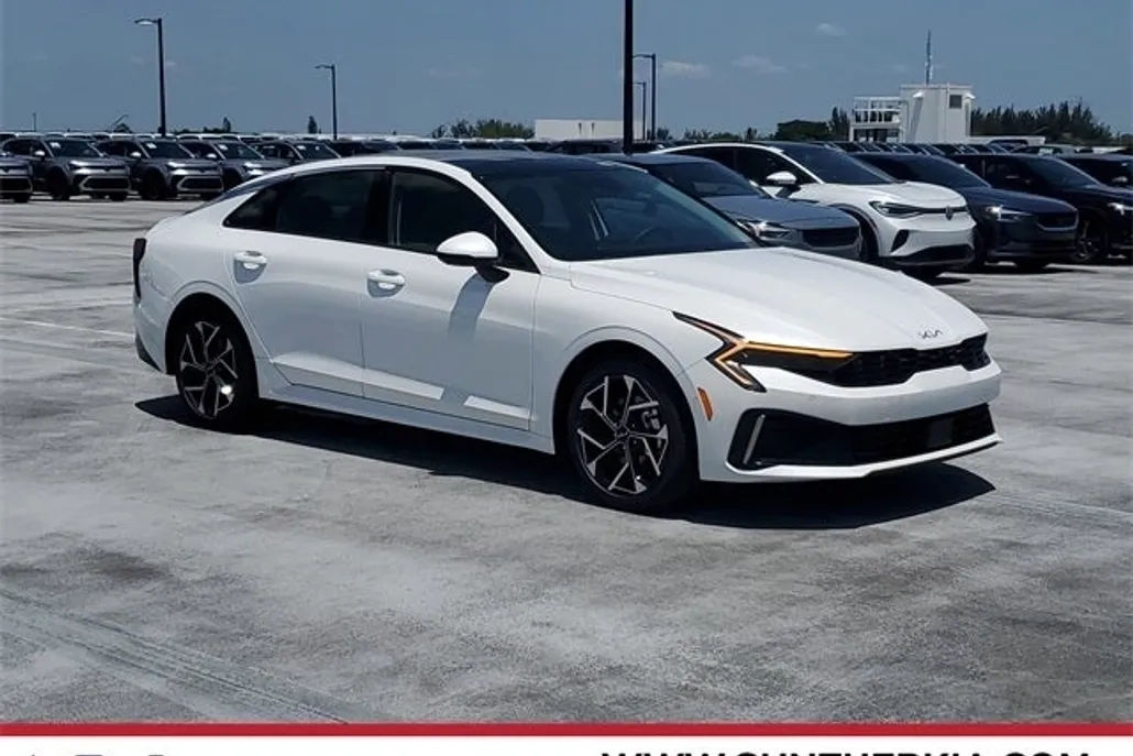 2025 Kia K5 EX photo 1