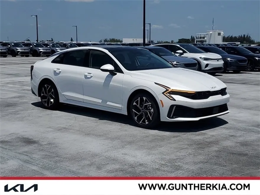 2025 Kia K5 EX photo 1