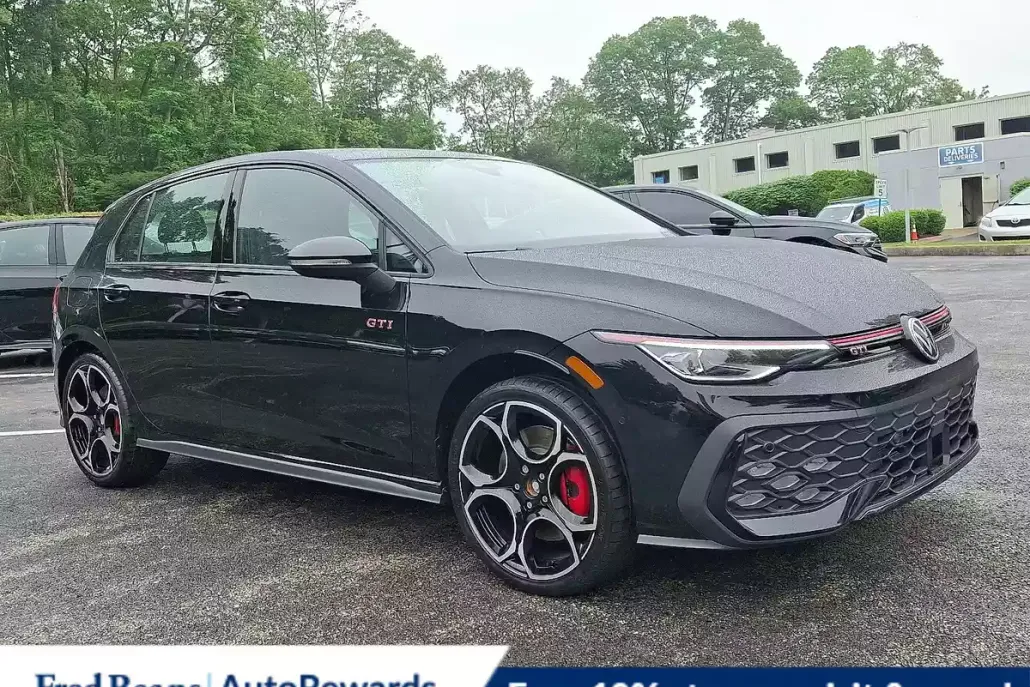2025 Volkswagen Golf GTI Autobahn photo 1
