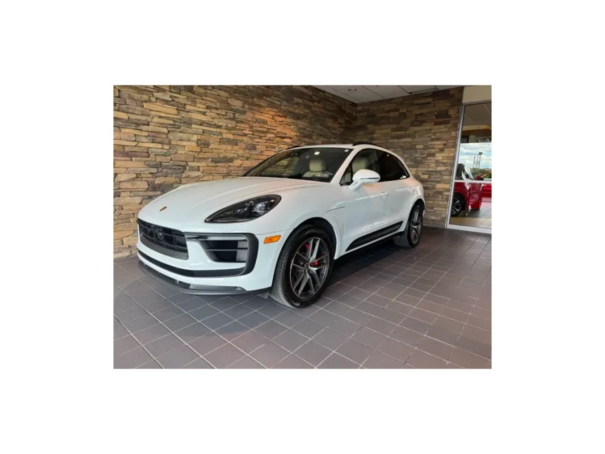 2022 Porsche Macan S photo 1