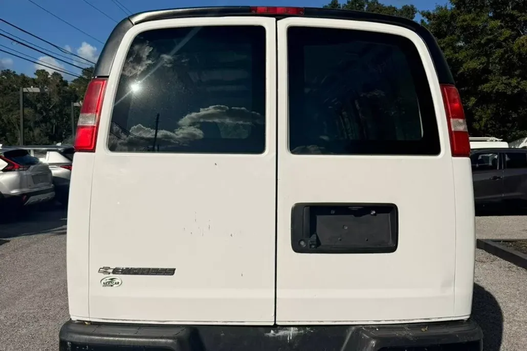 2019 Chevrolet Express Cargo Van photo 1