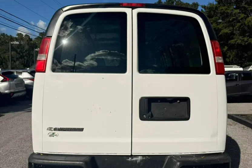 2019 Chevrolet Express Cargo Van photo 1