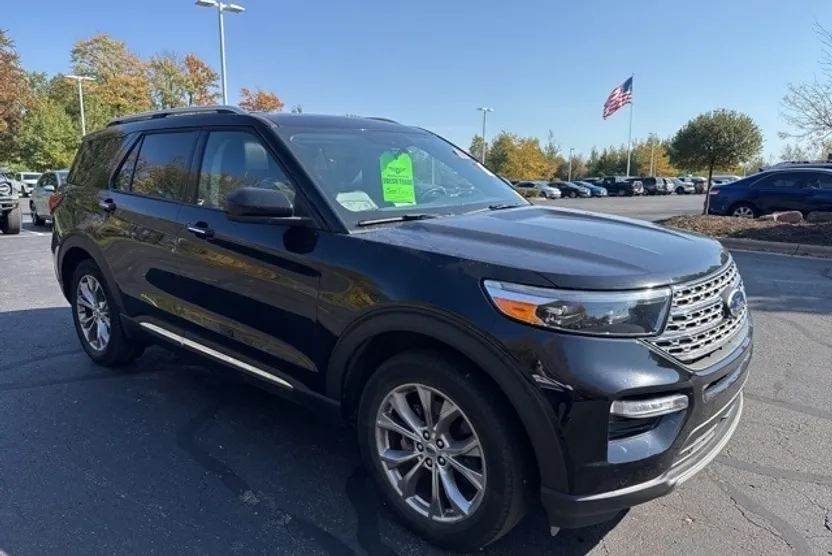 2023 Ford Explorer Limited photo 1