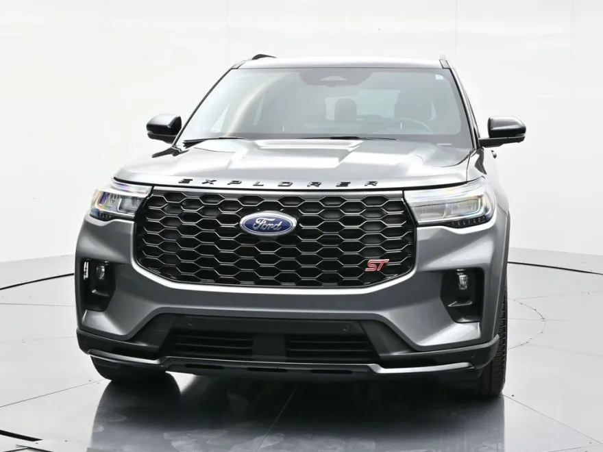 2025 Ford Explorer ST photo 1