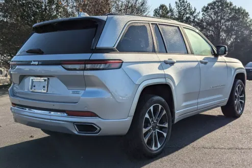 2022 Jeep Grand Cherokee Overland photo 3
