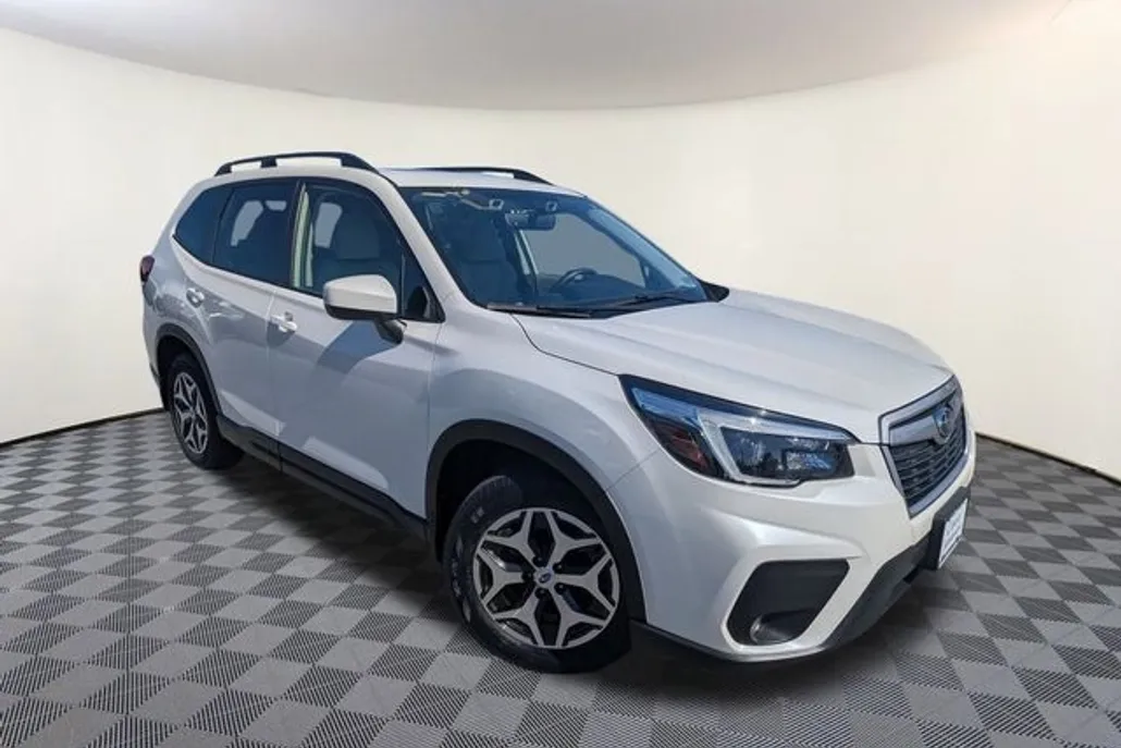 2021 Subaru Forester Premium photo 1