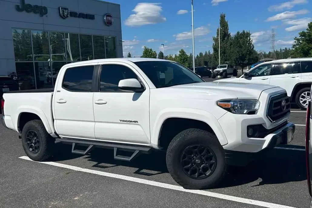 2020 Toyota Tacoma SR5 photo 1