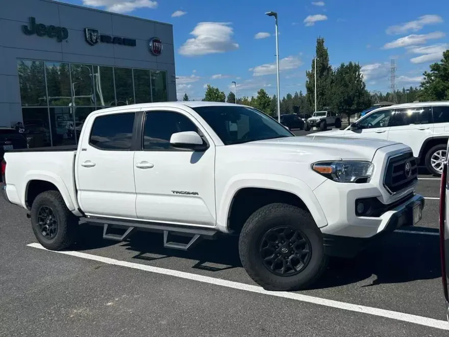 2020 Toyota Tacoma SR5 photo 1
