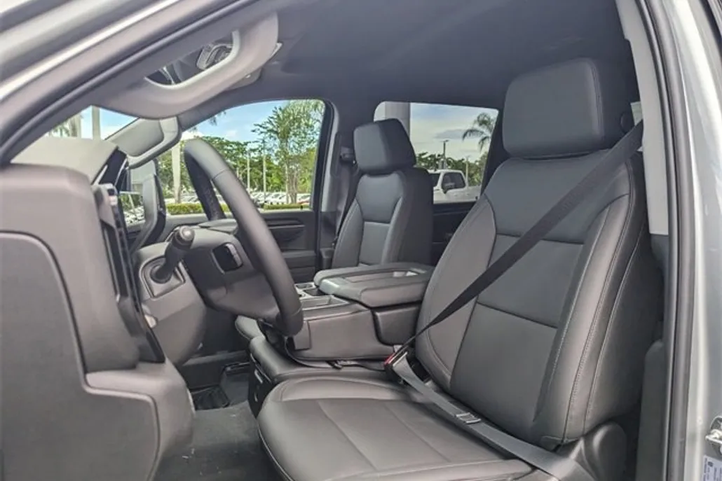 2026 Chevrolet Silverado 2500HD LTZ photo 1