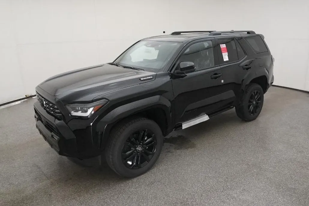 2025 Toyota 4Runner photo 1