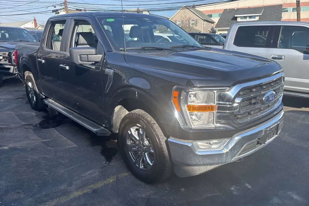 2023 Ford F-150 XLT photo 1