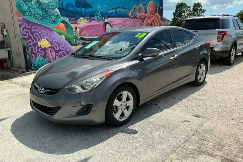 2013 Hyundai Elantra GLS photo 1