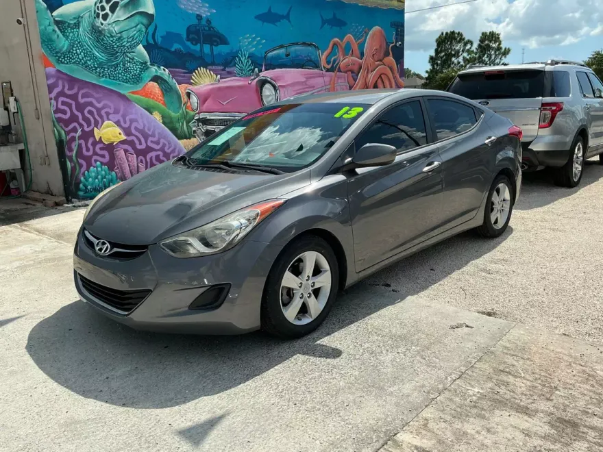 2013 Hyundai Elantra GLS photo 1