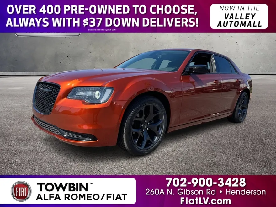 2021 Chrysler 300 Touring photo 1