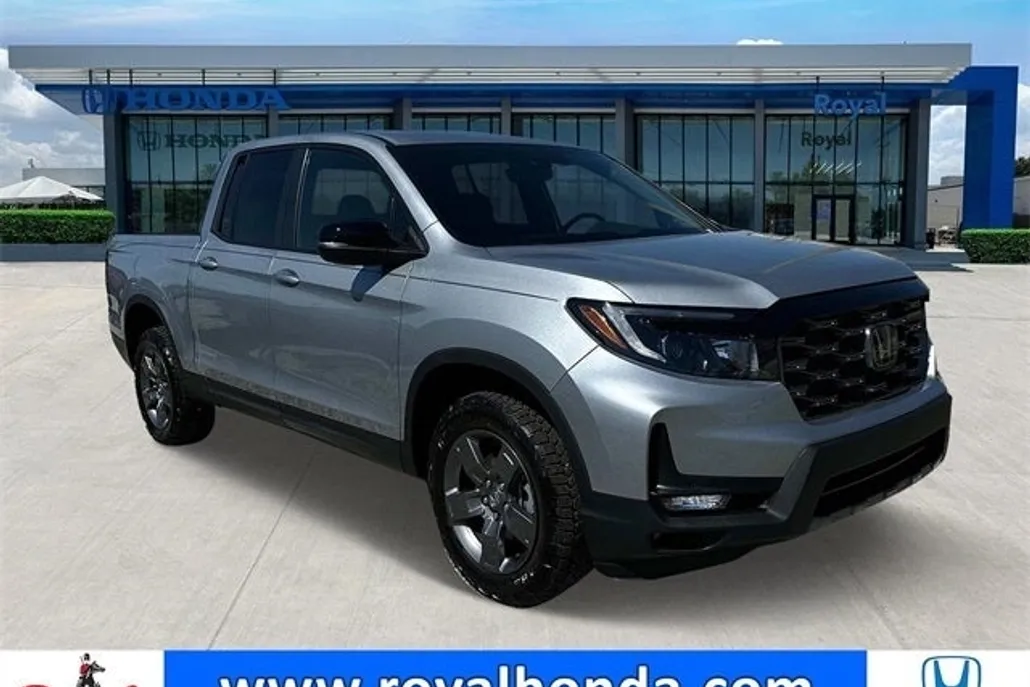2025 Honda Ridgeline TrailSport photo 1