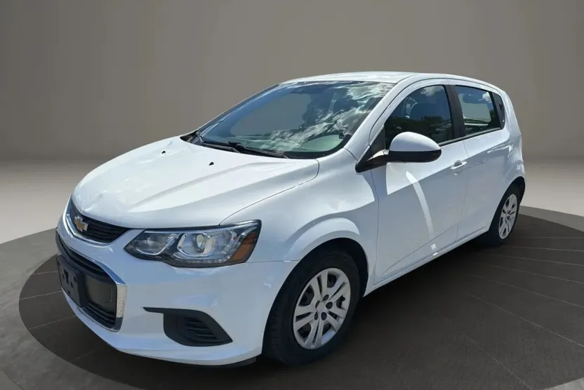 2020 Chevrolet Sonic LT photo 1