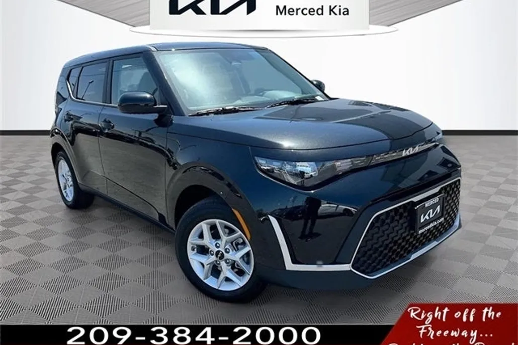 2025 Kia Soul LX photo 1