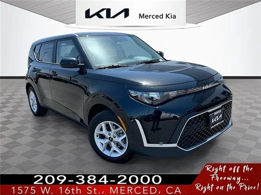 2025 Kia Soul LX photo 1